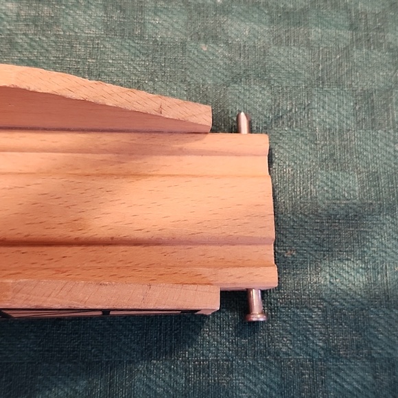 Brio Train tracks - Bridge, tunnels, and tracks with small hills. - Picture 13 of 14